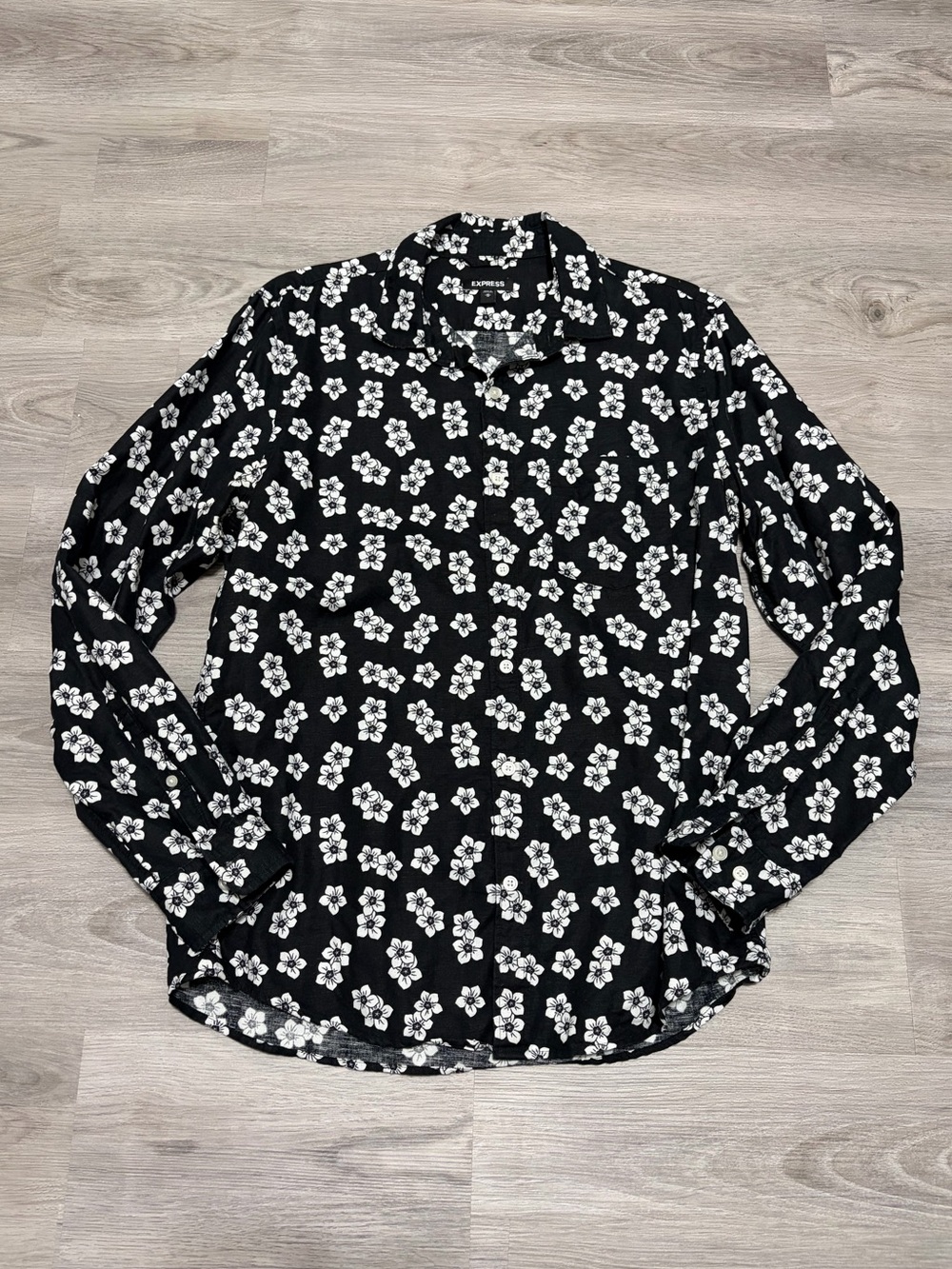 Express Men’s Long Sleeve Button Up Black White Floral Pattern Size M